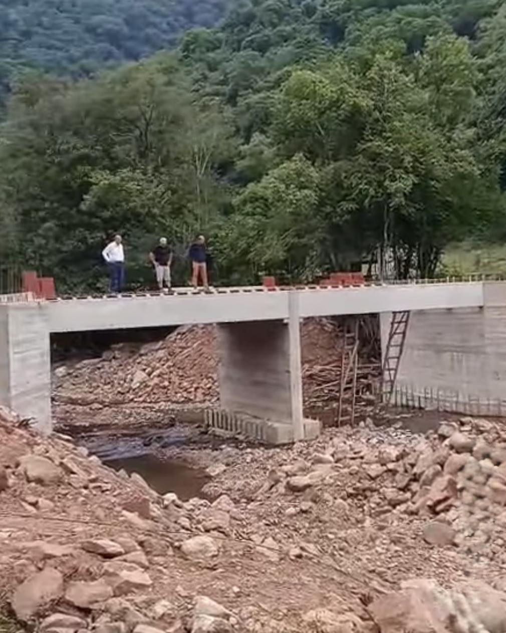  Começa construção de mais uma ponte destruída pela enchente em Progresso 