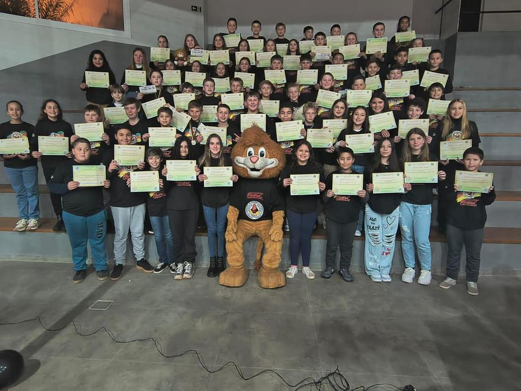 82 alunos recebem certificado de formatura do programa Proerd da BM em Capitão