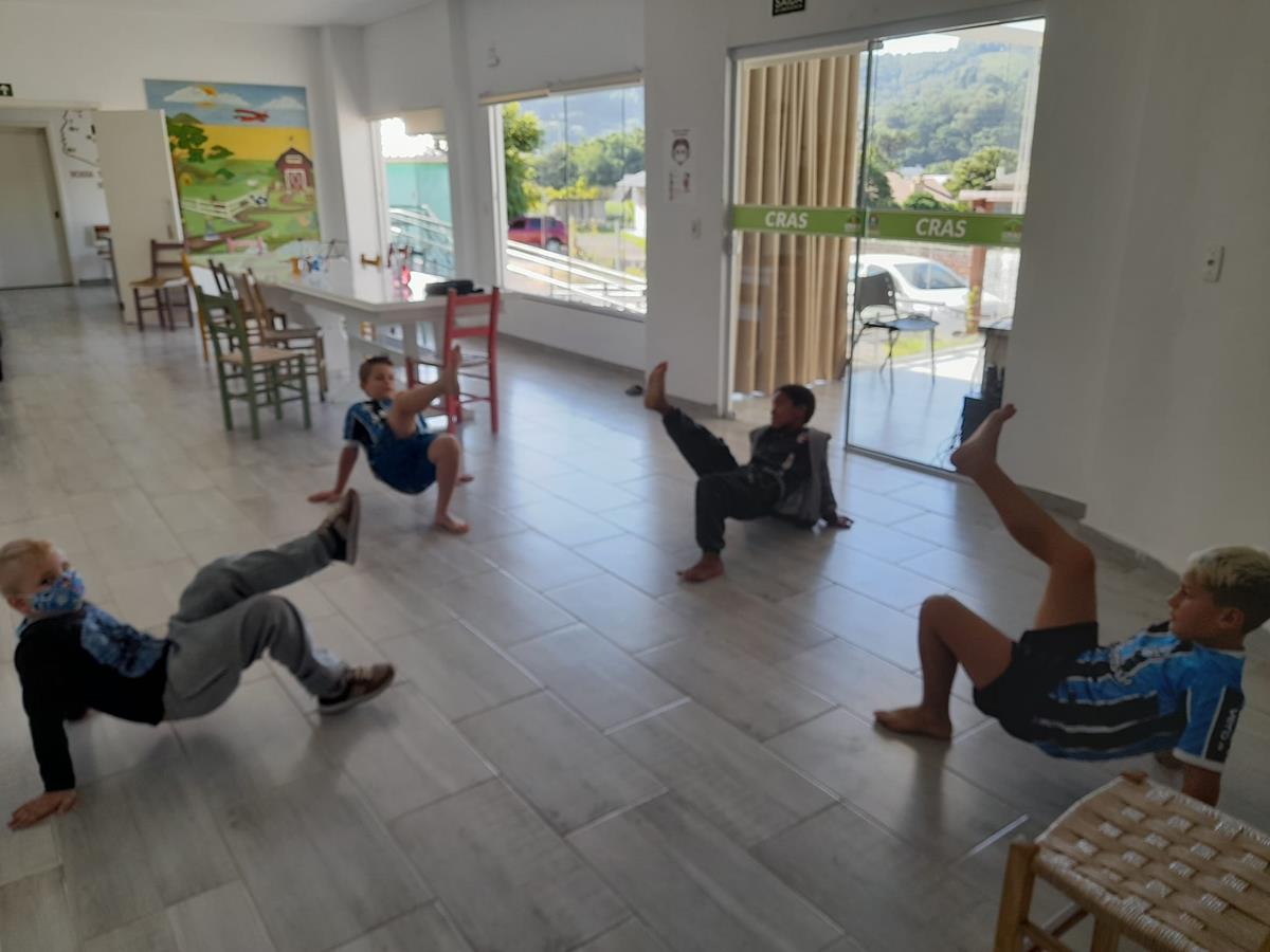 Capoeira no CRAS é mais Educação