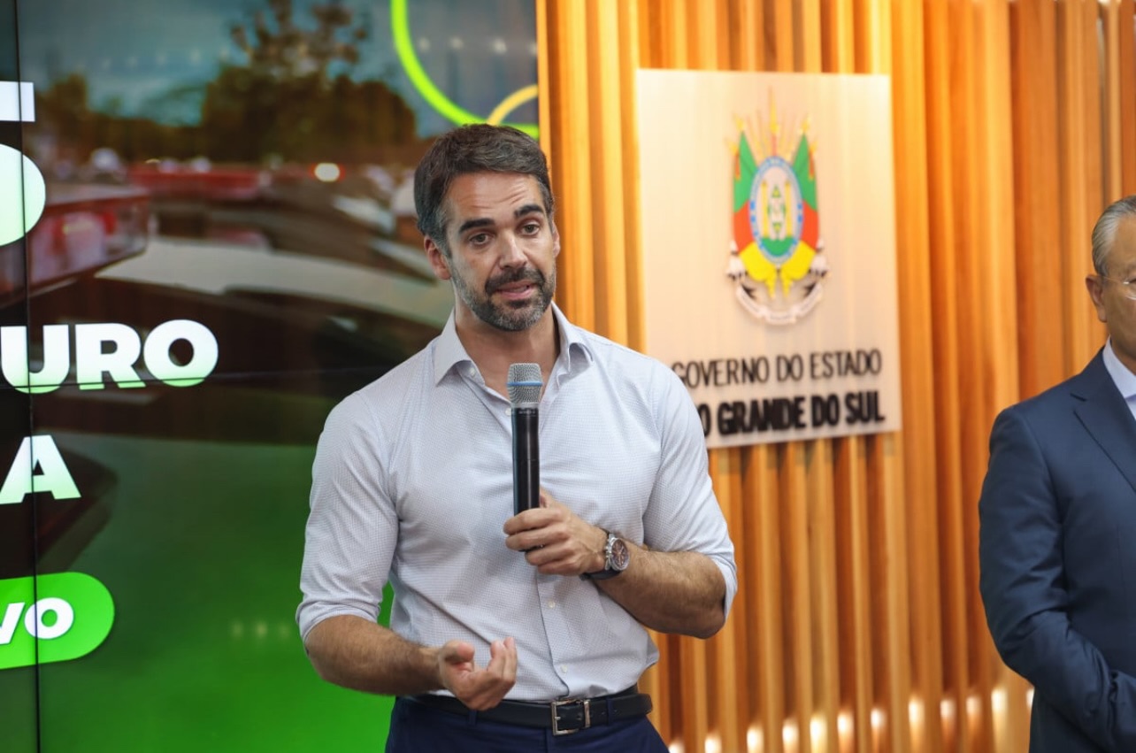 Com presidência distante, Leite está entre disputa pelo Senado e permanência no cargo