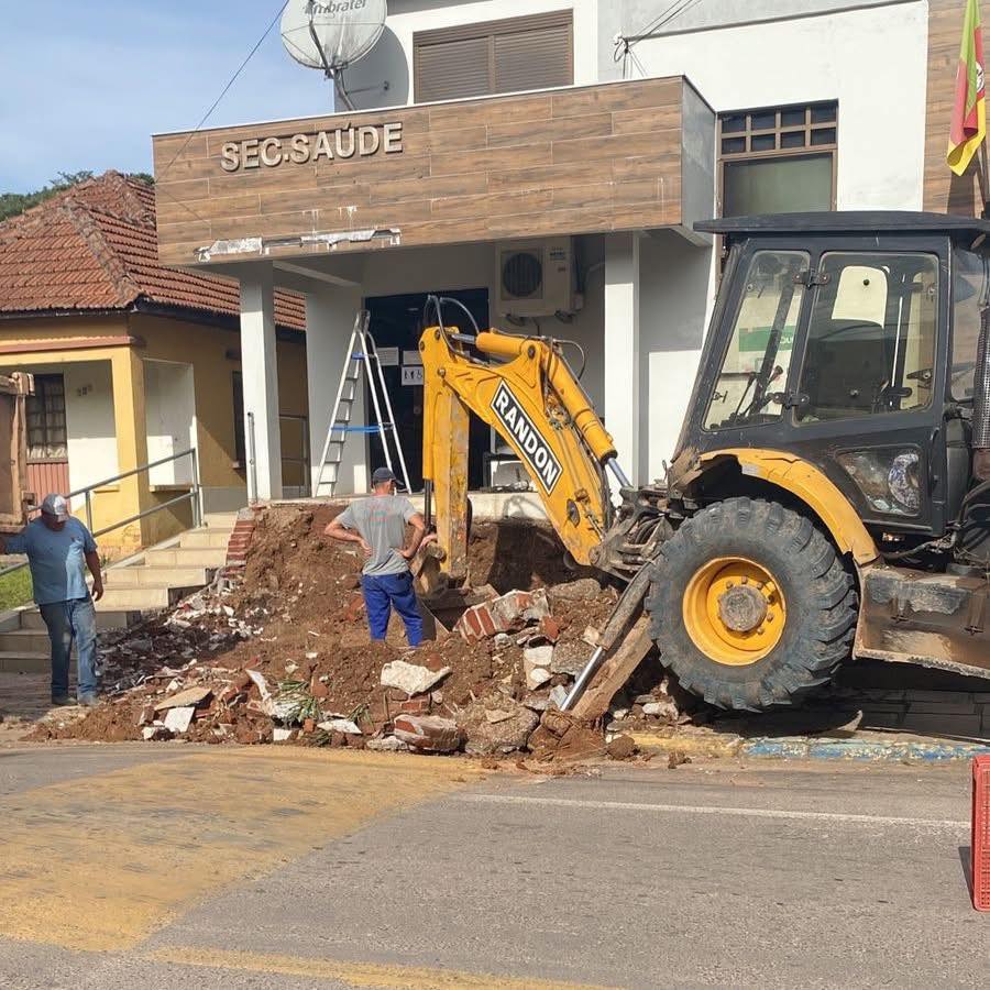 Começa construção da nova rampa de acesso ao posto de Saúde do Centro de Progresso