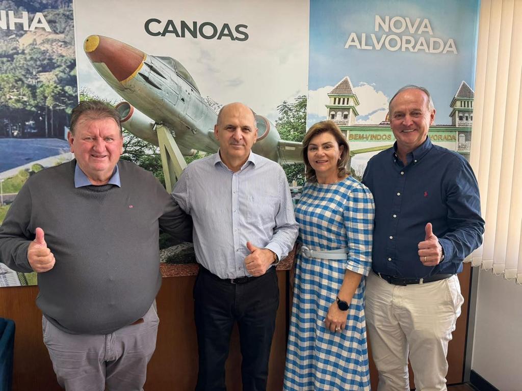 Comitiva de Progresso visita gabinete do deputado Dirceu Franciscon em busca de apoio para o município